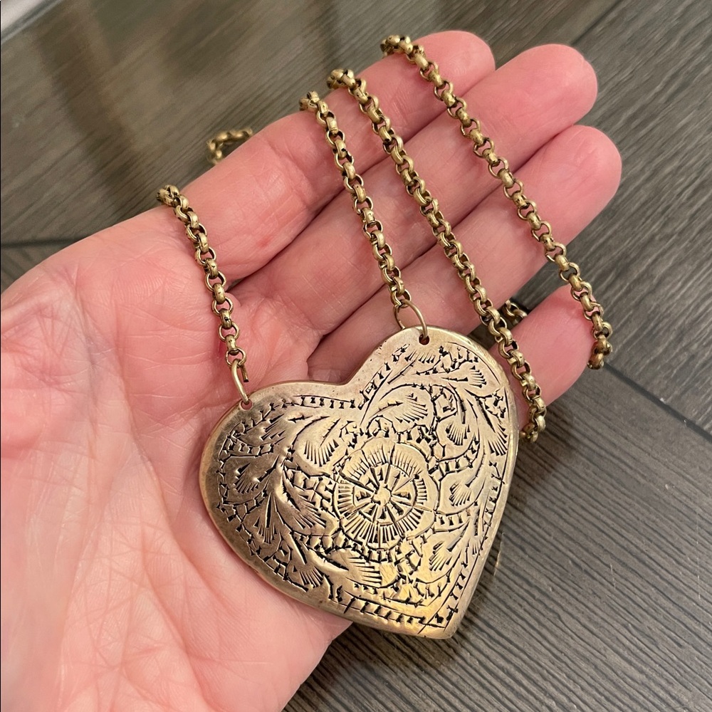 Vintage Brass Etched Heart Pendant with Rolo Chain Necklace - Picture 7 of 16